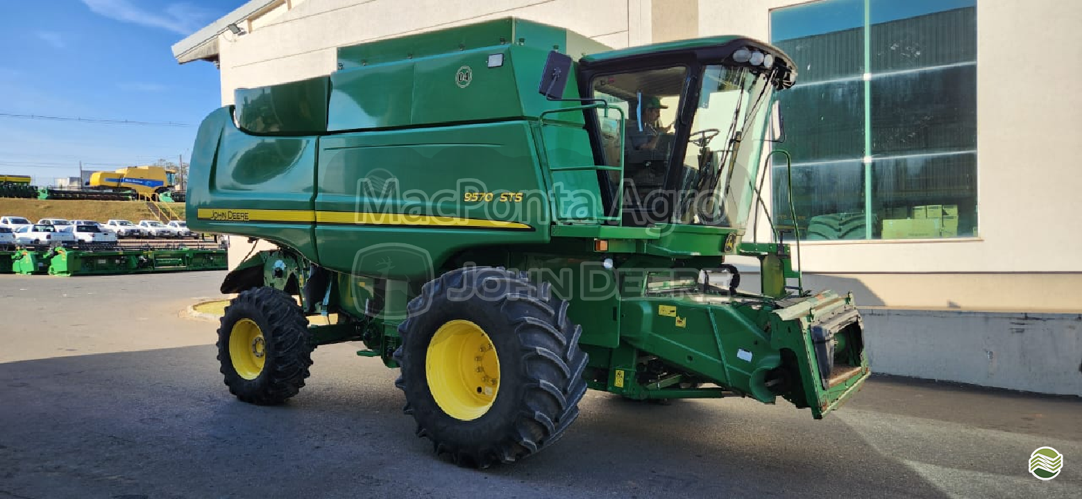 COLHEITADEIRA JOHN DEERE JOHN DEERE 9570 STS MacPonta - John Deere PONTA GROSSA PARANÁ PR